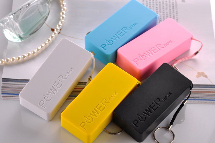 Pin-Sac-Du-Phong-vỏ nhưa-in-logo-doanh-nghiep-2 Pin-Sac-Du-Phong-vỏ nhưa-in-logo-doanh-nghiep-2