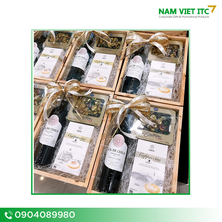 Hộp rượu gỗ thông cổ điển in logo theo yêu cầu 2 Hop ruou go thong co dien in logo theo yeu cau 2